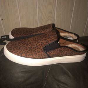 2/$15 NWT leopard print memory foam fuzzy shoes